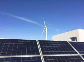 北京亦莊建了套智能微網(wǎng)系統(tǒng)：2.5MW風(fēng)機(jī)+500kW光伏+微型燃?xì)廨啓C(jī)+儲能