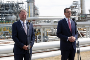 波蘭總理周日表示，波蘭擁有的立陶宛煉油廠是該地區在能源安全方面的關鍵因素