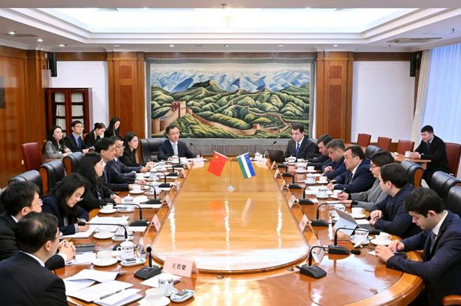 國家發(fā)展改革委副主任周海兵會見烏茲別克斯坦投資、工業(yè)和貿(mào)易部副部長卡西莫夫